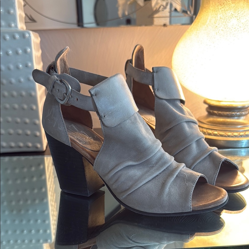 Miz Mooz Gray Women's Heeled Sandals 40